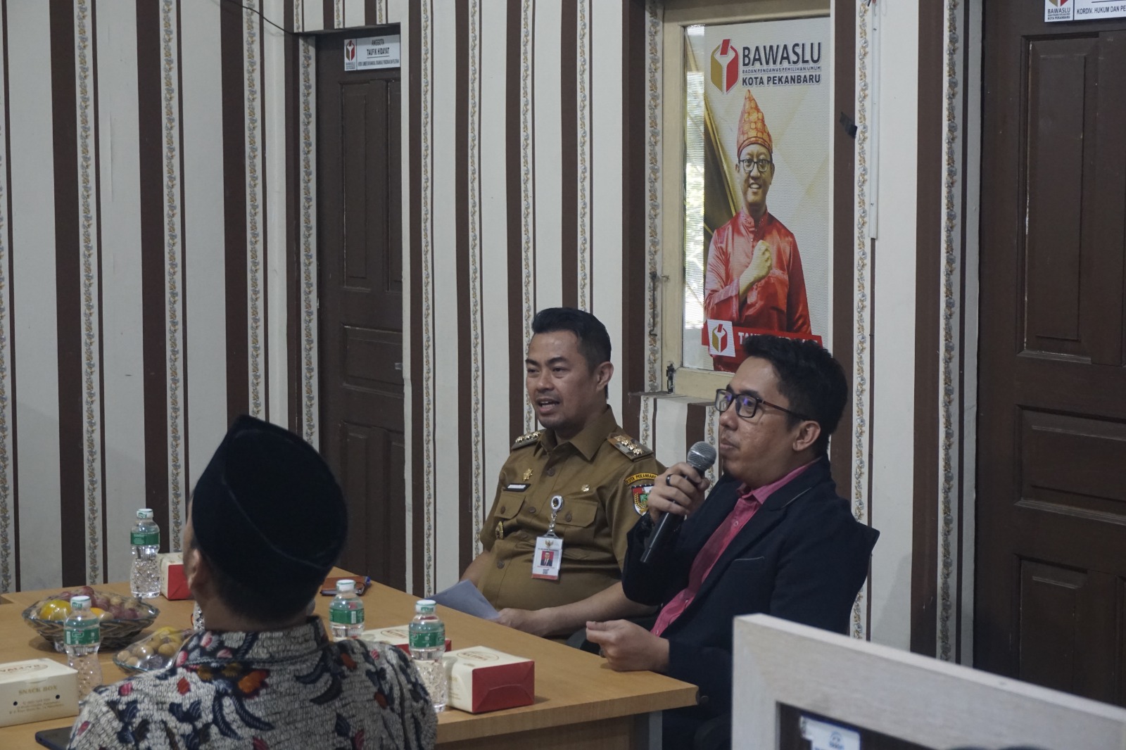 kunjungan Risnandar ke Bawaslu Kota Pekanbaru