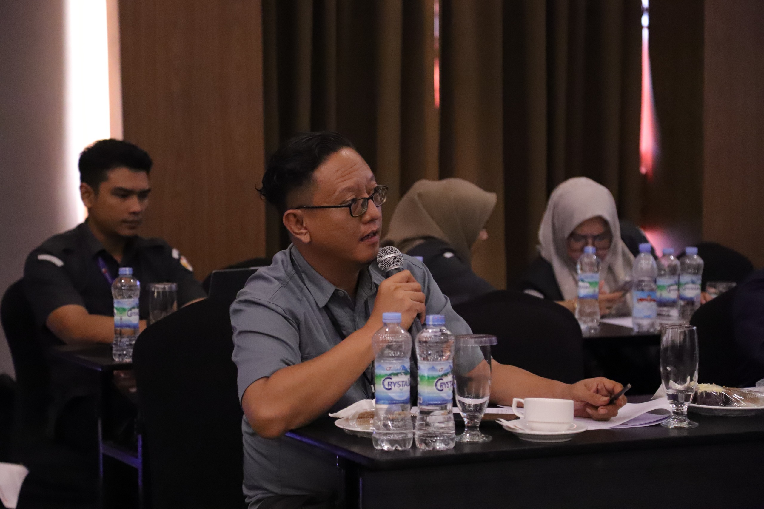 Taufik Hidayat saat Rapat Pleno Terbuka rekapitulasi hasil penghitungan perolehan suara dalam Pemilihan 2024