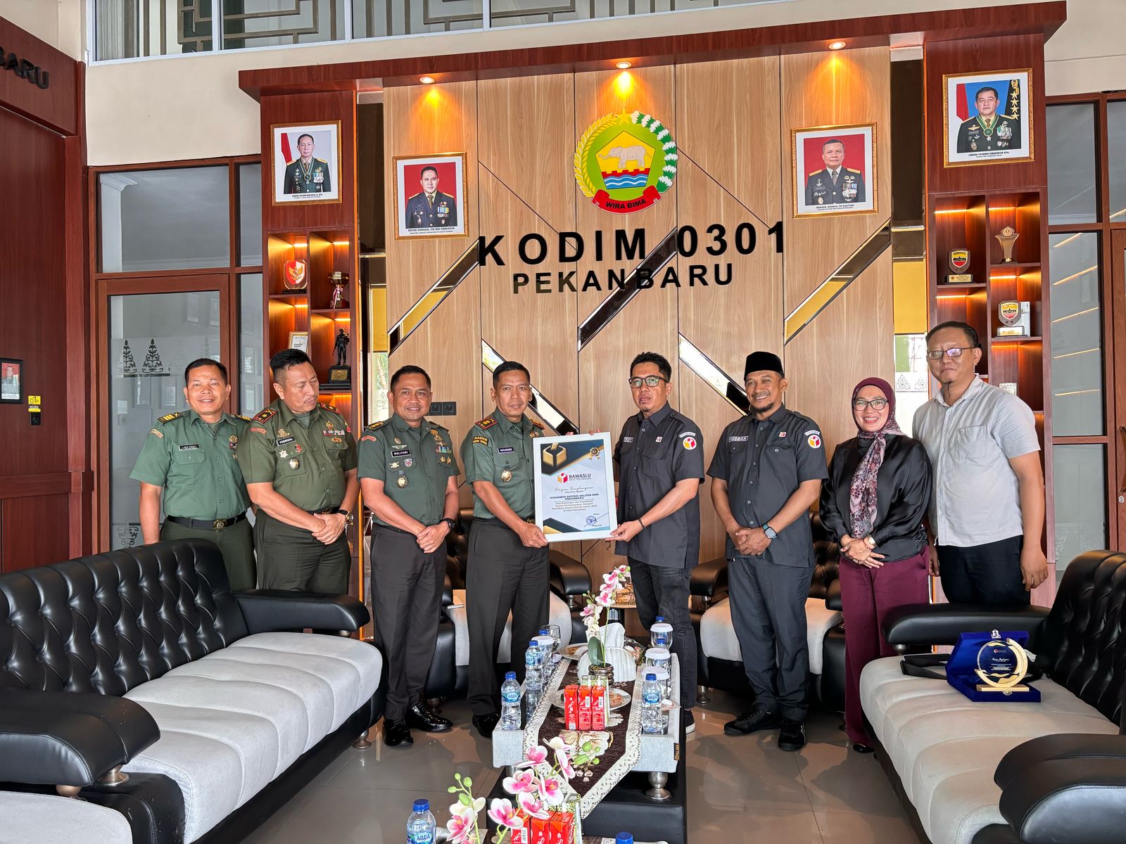 pemberian penghargaan kepada Kodim 0301 Pekanbaru