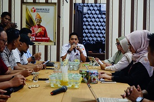 Bawaslu dan KPU Pekanbaru Gelar Rapat Koordinasi Tindak Lanjut Pemutakhiran Data Pemilih Berkelanjutan