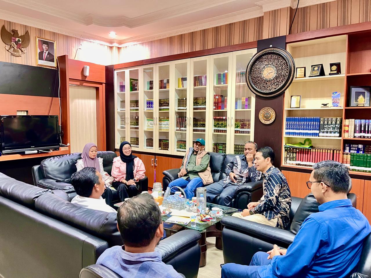 Bawaslu Kota Pekanbaru melaksanakan kegiatan sosialisasi sekaligus koordinasi terkait Kompetisi Debat Penegakan Hukum Pemilu V antar Perguruan Tinggi se-Indonesia tahun 2025