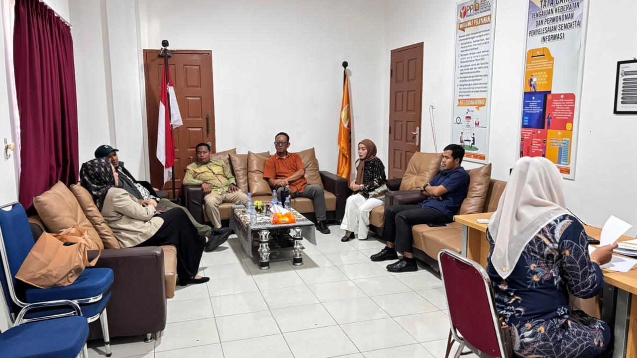 Komisi Informasi Riau Lakukan Visitasi ke Bawaslu Kota Pekanbaru dalam Rangka Verifikasi Keterbukaan Informasi Publik