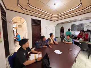 Bawaslu Kota Pekanbaru melaksanakan kegiatan Uji Petik Mandiri di wilayah perbatasan Kota Pekanbaru. Kegiatan kali ini dilakukan di Kelurahan Sialang Munggu, Kecamatan Tuah Madani, yang berbatasan langsung dengan Desa Tarai Bangun, Kecamatan Tambang, Kabupaten Kampar