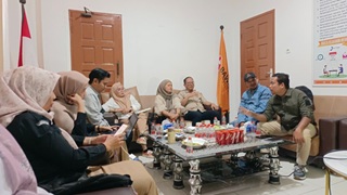 Bawaslu Kota Pekanbaru menerima kunjungan dari KPU Kota Pekanbaru