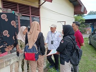 Bawaslu Kota Pekanbaru melaksanakan pengawasan terhadap kegiatan pencocokan dan penelitian terbatas (coklit terbatas)