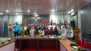 Anggota Bawaslu Kota Pekanbaru menghadiri sekaligus melakukan pengawasan terhadap kegiatan Sosialisasi Pemutakhiran Data Partai Politik (Parpol) melalui Sistem Informasi Partai Politik (SIPOL) Semester I Tahun 2026