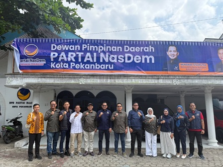 Bawaslu Kota Pekanbaru melaksanakan kunjungan silaturahmi dan Konsolidasi Demokrasi ke Dewan Pimpinan Daerah (DPD) Partai NasDem Kota Pekanbaru