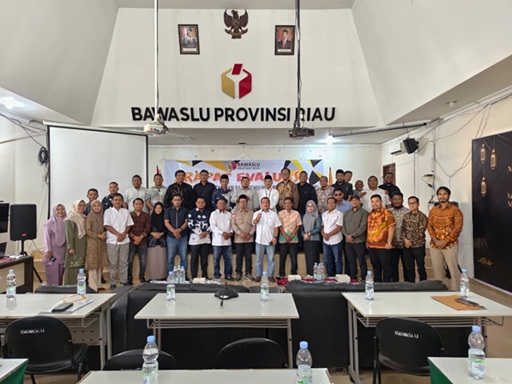 Bawaslu Kota Pekanbaru mengikuti kegiatan Evaluasi Pengawasan Pemutakhiran Data Pemilih Berkelanjutan (PDPB) Triwulan I Tahun 2026.