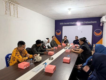 Bawaslu Kota Pekanbaru melaksanakan kunjungan silaturahmi dan Konsolidasi Demokrasi ke Dewan Pimpinan Daerah (DPD) Partai NasDem Kota Pekanbaru