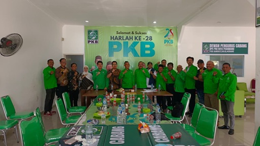 Bawaslu Kota Pekanbaru melaksanakan kunjungan silaturahmi dan Konsolidasi Demokrasi ke Dewan Pimpinan Cabang (DPC) Partai Kebangkitan Bangsa (PKB) Kota Pekanbaru.