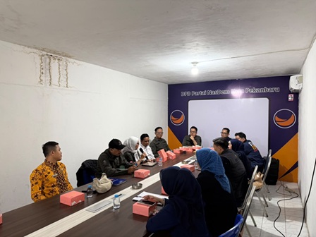 Bawaslu Kota Pekanbaru melaksanakan kunjungan silaturahmi dan Konsolidasi Demokrasi ke Dewan Pimpinan Daerah (DPD) Partai NasDem Kota Pekanbaru