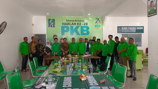 Bawaslu Kota Pekanbaru melaksanakan kunjungan silaturahmi dan Konsolidasi Demokrasi ke Dewan Pimpinan Cabang (DPC) Partai Kebangkitan Bangsa (PKB) Kota Pekanbaru.