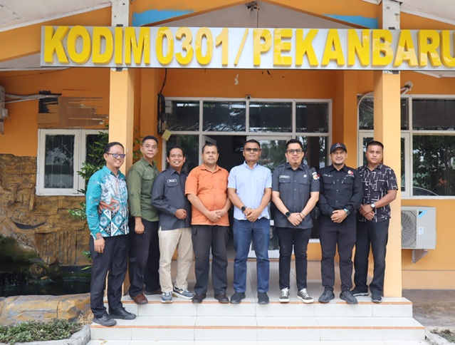 Bawaslu Kota Pekanbaru melaksanakan kegiatan Konsolidasi Demokrasi bersama Kodim 0301/Pekanbaru di Markas Kodim 0301/Pekanbaru.