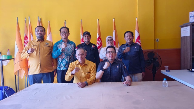 Bawaslu Kota Pekanbaru melaksanakan Diskusi Konsolidasi Demokrasi melalui kunjungan silaturahmi ke Dewan Pimpinan Cabang (DPC) Partai Hati Nurani Rakyat (Hanura) Kota Pekanbaru.