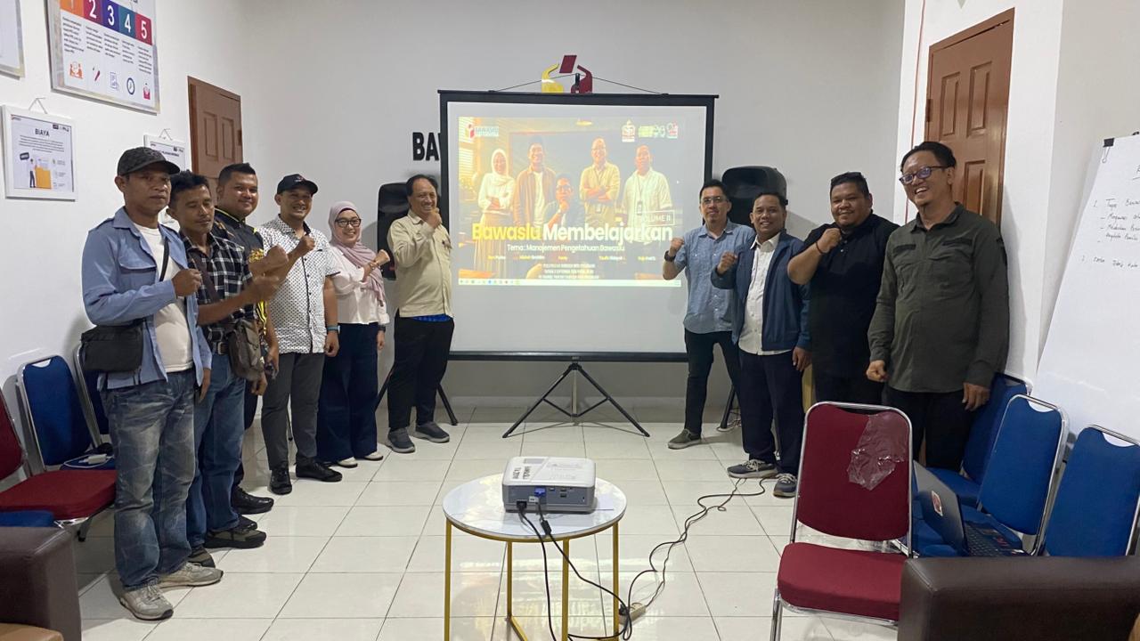 Bawaslu Pekanbaru Libatkan Insan Pers Evaluasi Bawaslu Membelajarkan Volume 2