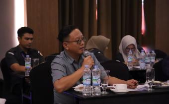 Taufik Hidayat saat Rapat Pleno Terbuka rekapitulasi hasil penghitungan perolehan suara dalam Pemilihan 2024