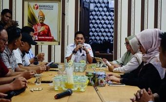 Bawaslu dan KPU Pekanbaru Gelar Rapat Koordinasi Tindak Lanjut Pemutakhiran Data Pemilih Berkelanjutan