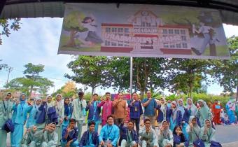 Bawaslu Kota Pekanbaru Perkenalkan Lembaga dalam Kegiatan MPLS di SMAN 5 Pekanbaru