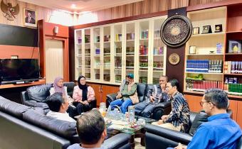 Bawaslu Kota Pekanbaru melaksanakan kegiatan sosialisasi sekaligus koordinasi terkait Kompetisi Debat Penegakan Hukum Pemilu V antar Perguruan Tinggi se-Indonesia tahun 2025