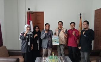 Bawaslu Kota Pekanbaru secara resmi menyerahkan kembali mahasiswa magang dari Fakultas Dakwah dan Komunikasi Universitas Islam Negeri Sultan Syarif Kasim (UIN Suska)