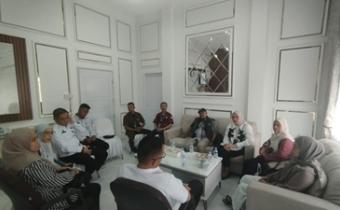 Misbah Ibrahim dan Reni Purba bersama KPU Kota Pekanbaru melakukan kunjungan koordinasi ke Lapas Kelas II A Pekanbaru, dalam rangka memastikan optimalisasi Pemutakhiran Data Pemilih Berkelanjutan (PDPB) tahun 2025