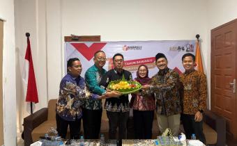 Bawaslu Kota Pekanbaru memperingati Hari Ulang Tahun (HUT) ke-18 Bawaslu dengan penuh khidmat di Kantor Bawaslu Kota Pekanbaru