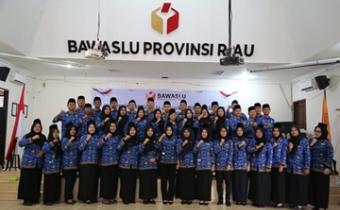 Badan Pengawas Pemilihan Umum Republik Indonesia melalui Sekretaris Jenderal Bawaslu RI melaksanakan Pelantikan dan Pengambilan Sumpah/Janji Pegawai Negeri Sipil (PNS)