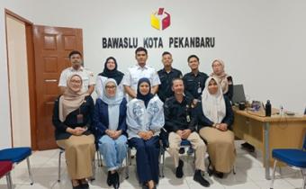 Bawaslu Kota Pekanbaru menerima kunjungan koordinasi dari KPU Kota Pekanbaru di Meeting Room Bawaslu Kota Pekanbaru