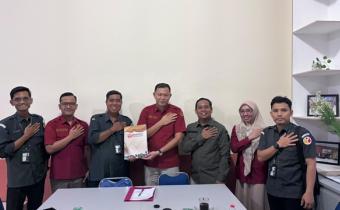 Bawaslu Provinsi Riau bersama Bawaslu Kota Pekanbaru melaksanakan Sosialisasi Kompetisi Debat Penegakan Hukum Pemilu VI Tahun 2026 di Universitas Hang Tuah Pekanbaru