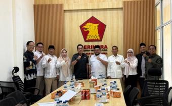 Bawaslu Kota Pekanbaru melaksanakan kunjungan silaturahmi dan Konsolidasi Demokrasi ke Dewan Pimpinan Cabang (DPC) Partai Gerindra Kota Pekanbaru