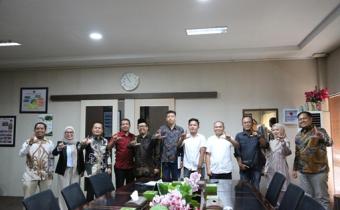  Bawaslu Kota Pekanbaru terus mengintensifkan sosialisasi Kompetisi Debat Penegakan Hukum Pemilu VI Antar Perguruan Tinggi se-Indonesia dengan menyambangi Universitas Lancang Kuning (Unilak)