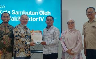 Bawaslu Kota Pekanbaru terus mendorong peningkatan literasi kepemiluan di kalangan mahasiswa melalui sosialisasi Kompetisi Debat Hukum Pemilu VI Tahun 2026 yang diselenggarakan oleh Bawaslu Republik Indonesia.