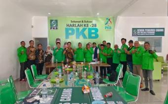Bawaslu Kota Pekanbaru melaksanakan kunjungan silaturahmi dan Konsolidasi Demokrasi ke Dewan Pimpinan Cabang (DPC) Partai Kebangkitan Bangsa (PKB) Kota Pekanbaru.