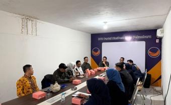Bawaslu Kota Pekanbaru melaksanakan kunjungan silaturahmi dan Konsolidasi Demokrasi ke Dewan Pimpinan Daerah (DPD) Partai NasDem Kota Pekanbaru