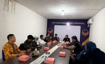 Bawaslu Kota Pekanbaru melaksanakan kunjungan silaturahmi dan Konsolidasi Demokrasi ke Dewan Pimpinan Daerah (DPD) Partai NasDem Kota Pekanbaru.